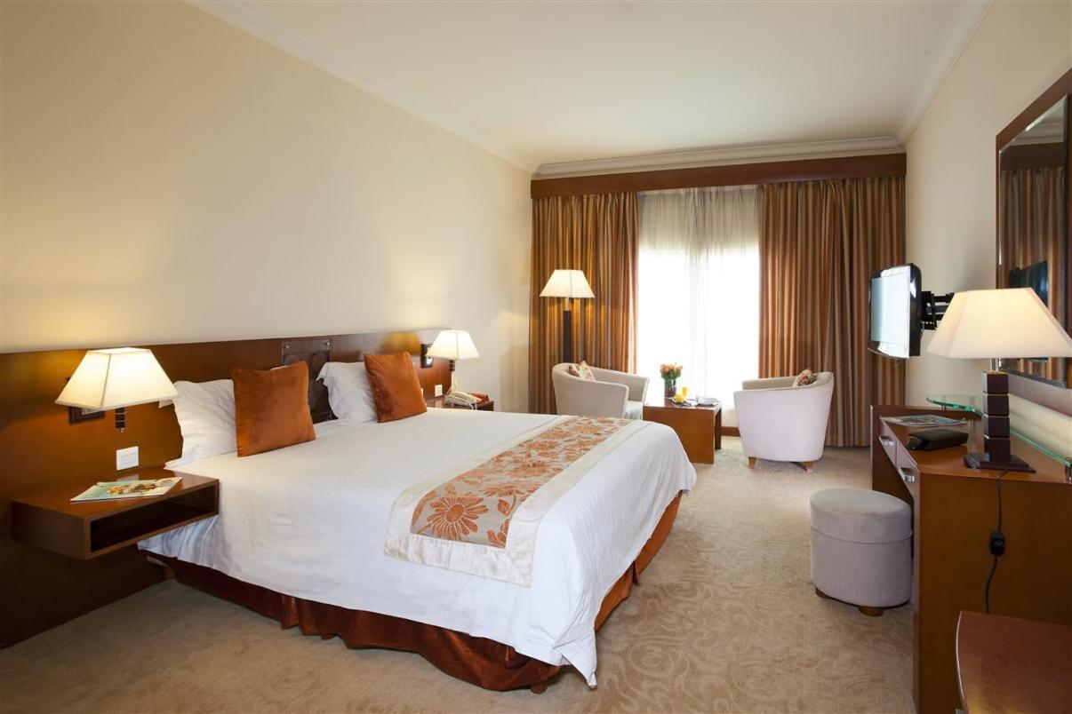Hotel Ledger Plaza Бангі Екстер'єр фото