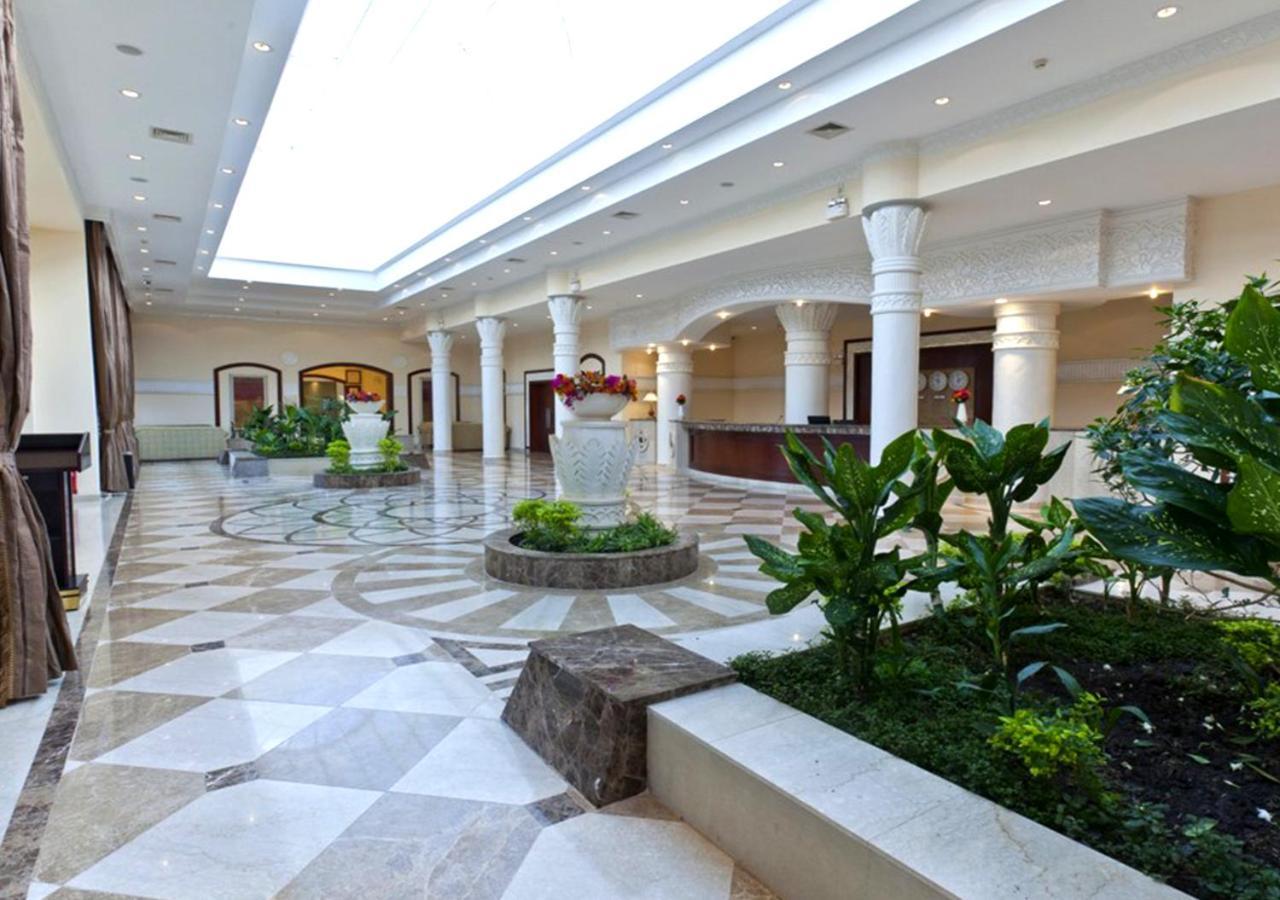 Hotel Ledger Plaza Бангі Екстер'єр фото