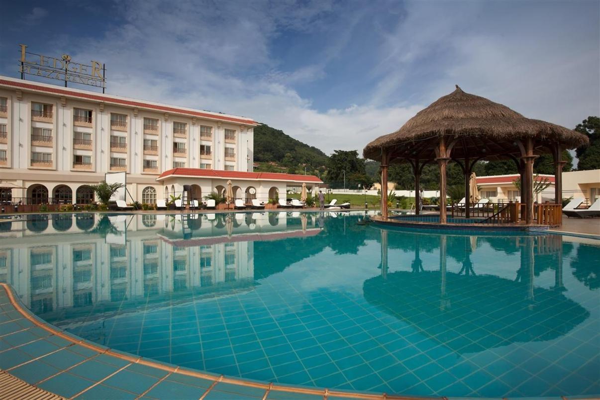 Hotel Ledger Plaza Бангі Екстер'єр фото