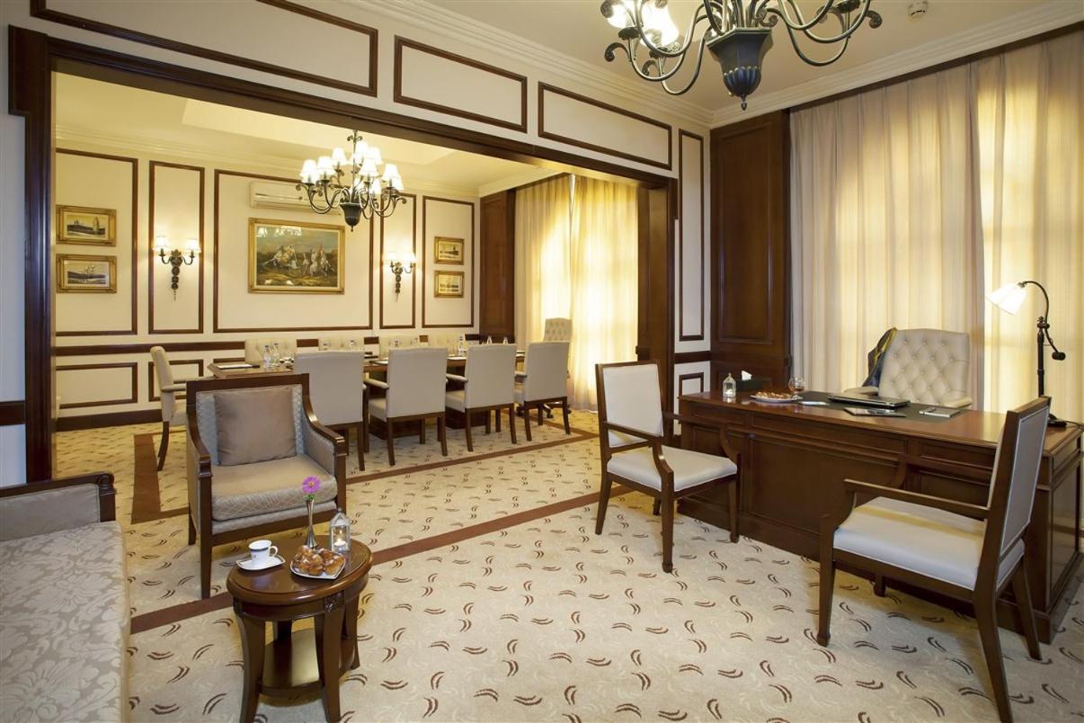 Hotel Ledger Plaza Бангі Екстер'єр фото