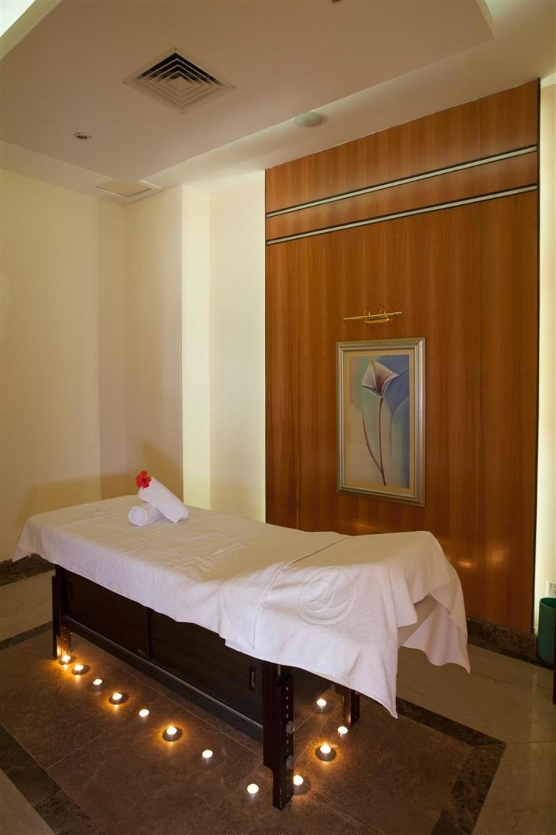 Hotel Ledger Plaza Бангі Екстер'єр фото