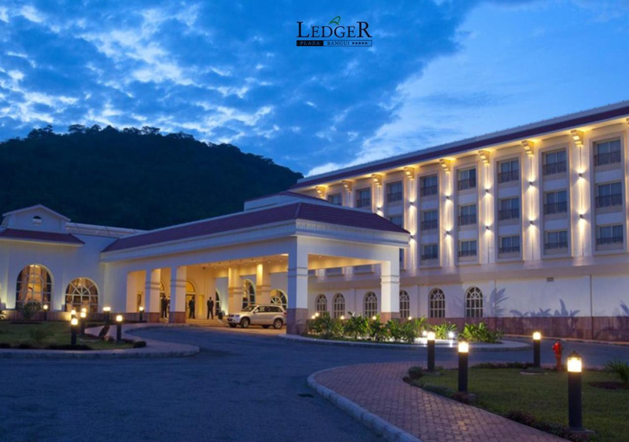 Hotel Ledger Plaza Бангі Екстер'єр фото